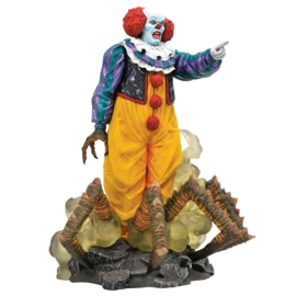 It 1990 Pennywise diorama figure - 23cm