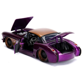 Batgirl DC Comics Chevy Corvette 1957 metal Car & Figure set - Scale 1:24