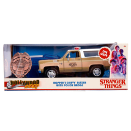 JADA Stranger Things Chevy K5 Blaze 1980 metal car + badge - Scale: 1:24