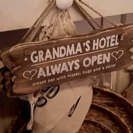 tekstbord | grandma's hotel