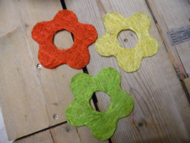 sisal bloem rood/geel/groen 15 cm