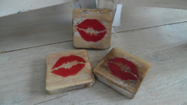 houten blokje symbool | lips