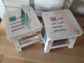 Mini houten kinderkrukjes