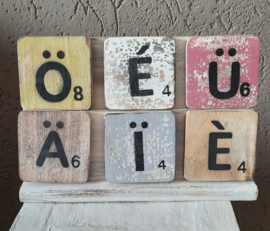 scrabble letter met accenten