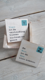 houten onderzetters met letter