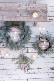 pine cone deco hanger