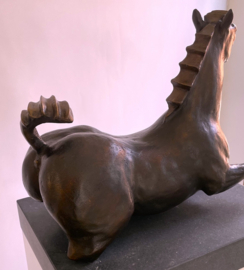 'Les Heureux'  bronzen beeld paardentorso