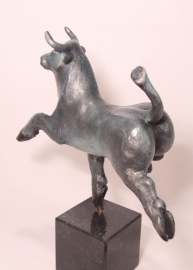 Bronzen stier Eleftherios - blauw zwart