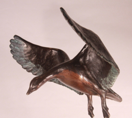 Landende gans - bronzen beeld