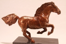 Paard in galop - bronzen beeld