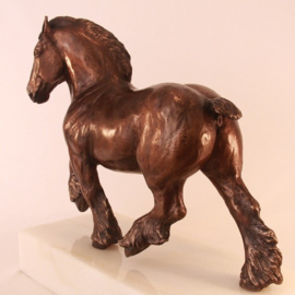 Trekpaard - bronzen beeld