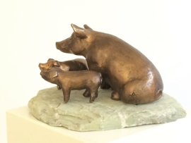 Bronzen beeld varken - zeug met biggen