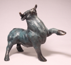 Stier Pankriatos - bronzen beeld - blauw-zwart