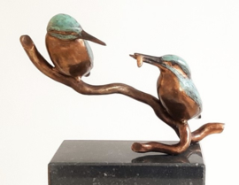 Bronzen beeld ijsvogels  "Sharing together"