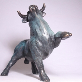 Stier Pankratios - bronzen beeld - blauw-zwart