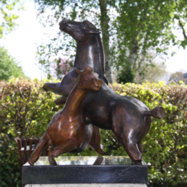 Bronzen beeld "La bataille des chevaux"