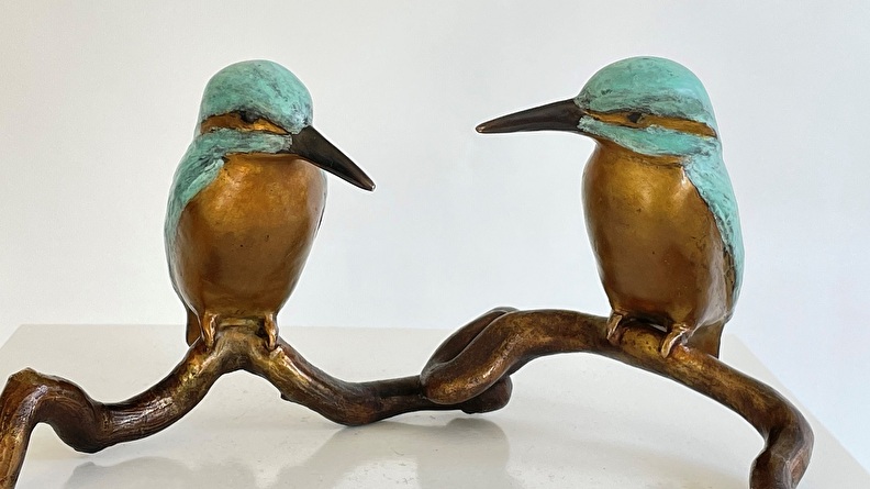 Huwelijksbeeld van brons - samen - vogelkunst