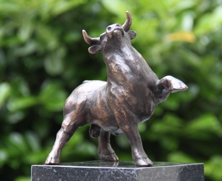 Bronzeskulptur Stier - bronze sculpture Bull