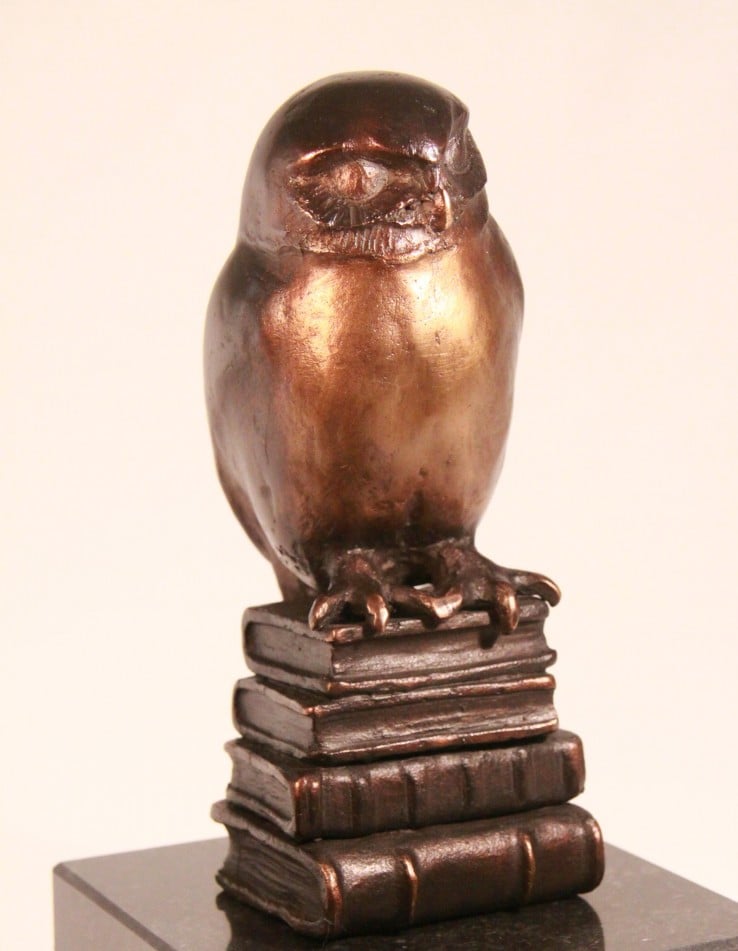 bronzen beeld voor hoogleraar of promovendus