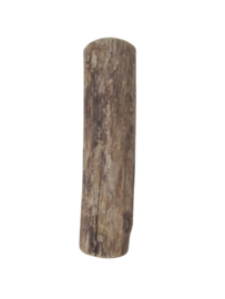 Hoge houten kandelaar