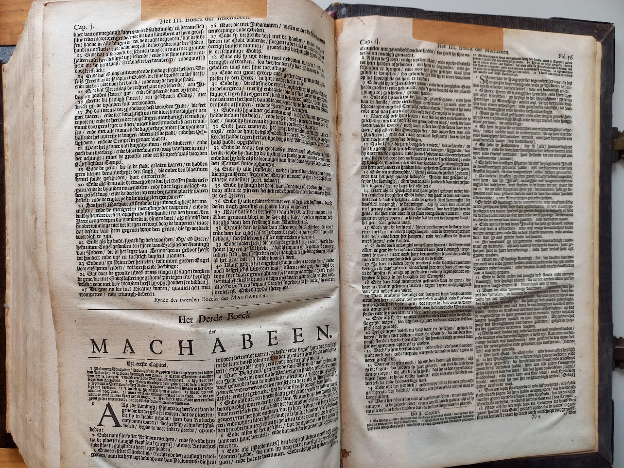 Biblia-Statenbijbel 1718 met koperen sloten en gravures