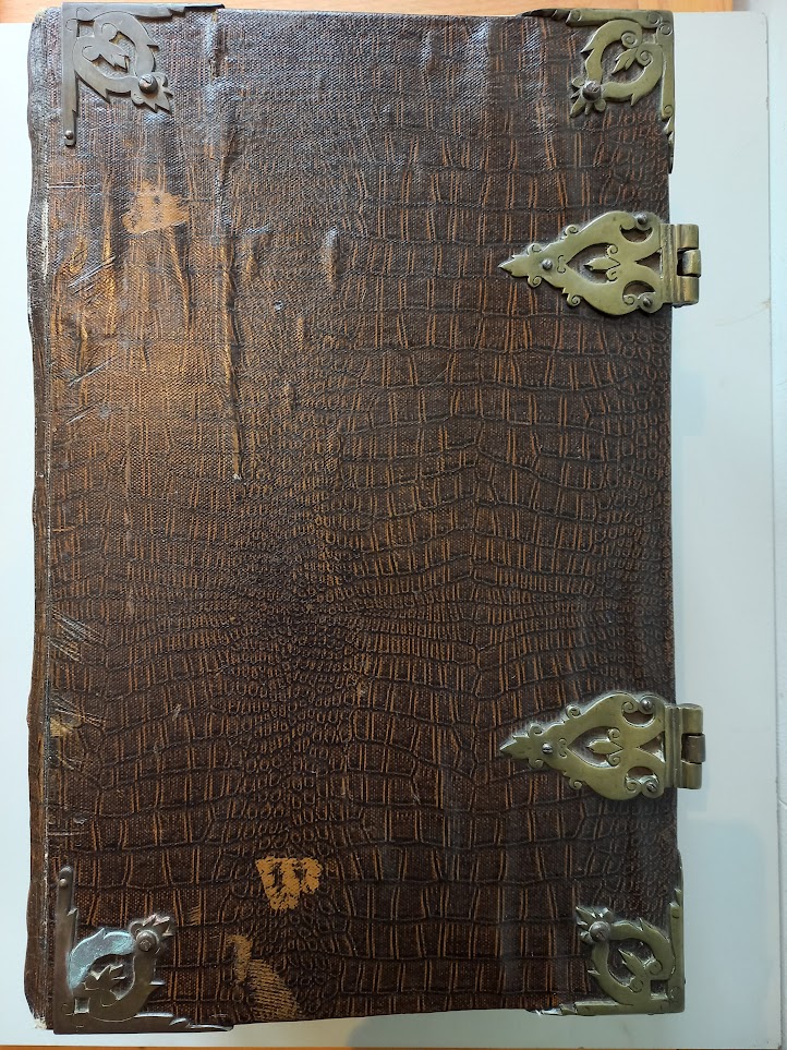 Biblia-Statenbijbel 1718 met koperen sloten en gravures