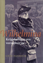Fasseur, Cees-Wilhelmina, krijgshaftig in een vormeloze jas