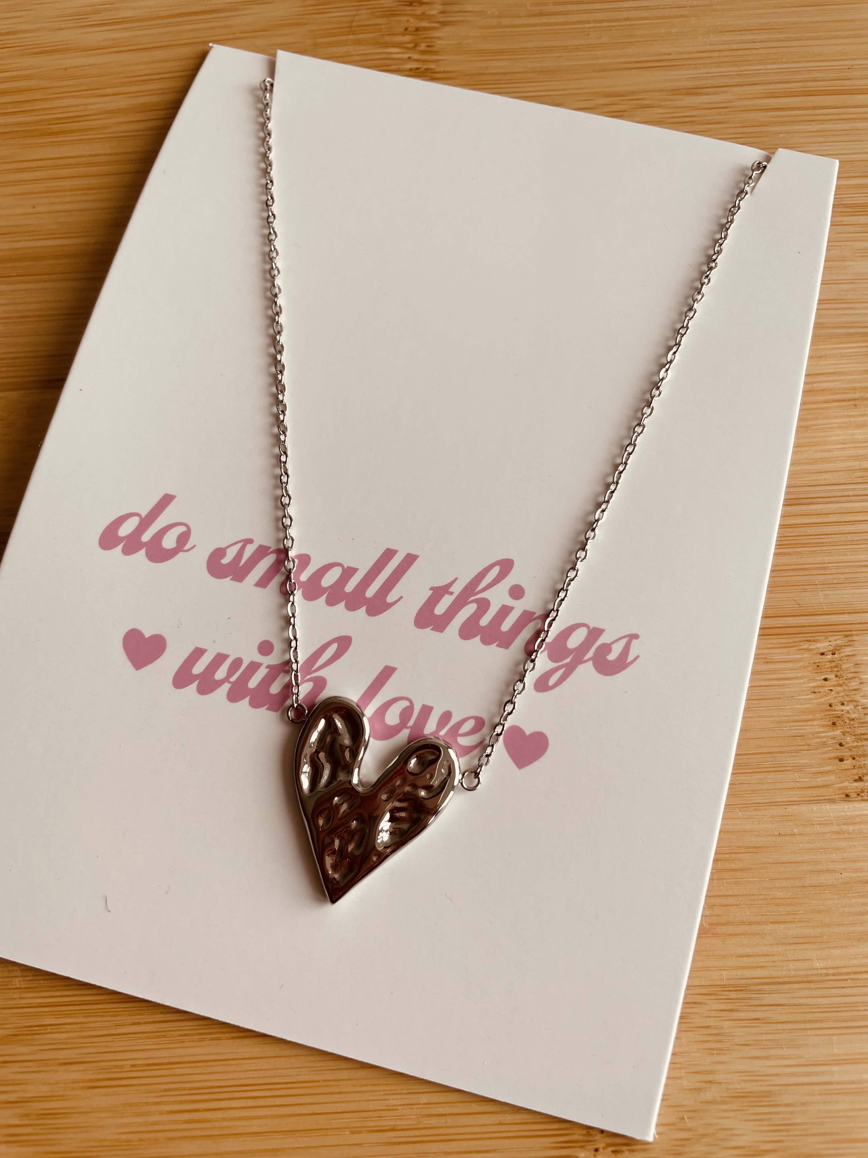 Zilverkleurige ketting | heart
