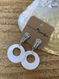 Oorbellen met clips | zilver met witte schelphangers