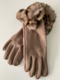 Zachte, warme handschoenen met nepbont.