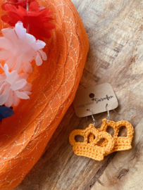 Oranje  oorbellen met kroontjes voor Koningsdag