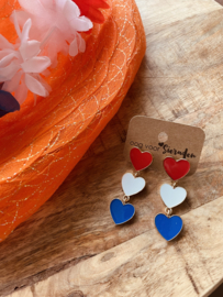 Statement oorbellen met rood-wit-blauwe hartjes
