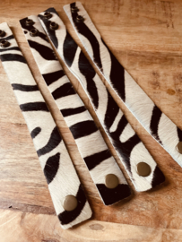 Armband van koeienhuid
