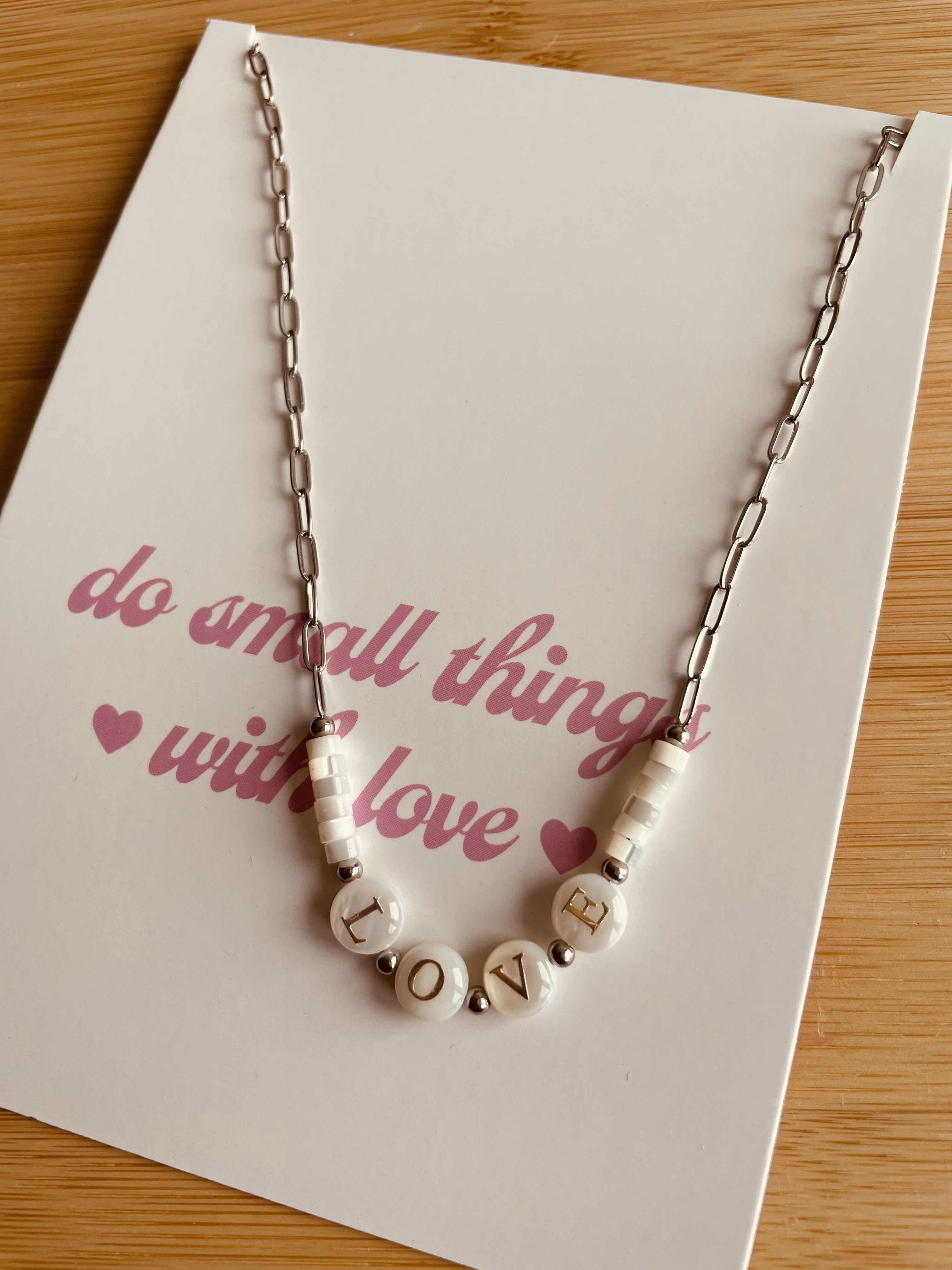 Zilverkleurige ketting | Love