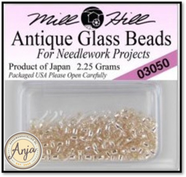 03050 Antique Glass Beads Champagne Ice