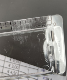 Plexiglas liniaal 30 licht beschadigd