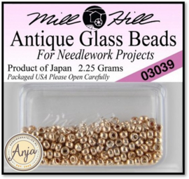 03039 Antique Glass Beads Champagne