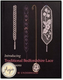 Traditional Bedfordshire Lace - Barbara M Underwood