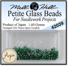 42039 Petite Glass Beads Brilliant Green
