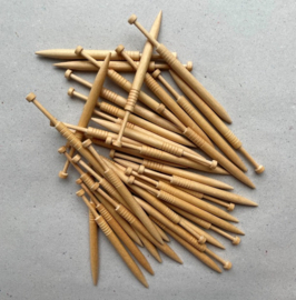 Honiton kantklos ongelakt 38 stuks