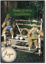 Terra Cotta Tuinpoppen - Rick van Eĳk