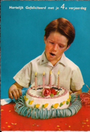 Jongen met taart 4e verjaardag - oude verjaardagskaart [14218]