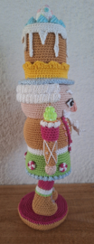 Haakpatroon PDF Roze Koek Nutcracker met taart