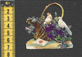 Viooltjesmand met duiven antiek poezieplaatje met zijde (801)