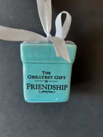 Pakje the greatest gift is friendship kerstornament Kurt S. Adler