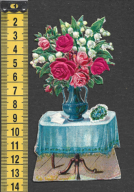 Bloemenvaas op tafel antiek poezieplaatje met zijde (748)