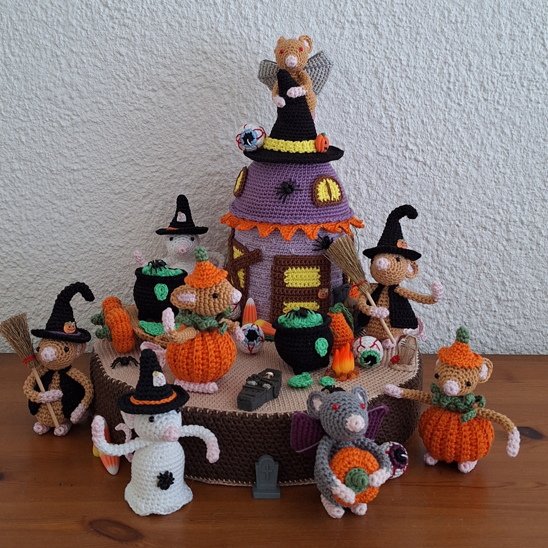 PDF Crochet Patterns Halloween Mice