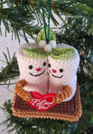 Haakpatroon PDF Kersthanger Verliefde Marshmallows onder de Mistletoe
