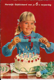 Meisje met taart 6e verjaardag - oudeverjaardagskaart [14215]
