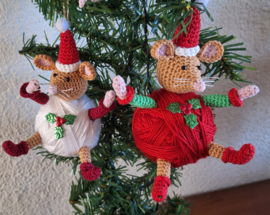 Crochet Pattern Ball of Wool Mouse